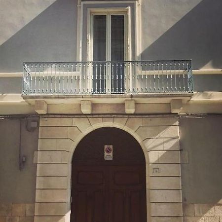 Palazzo Romanelli B&B Trani Eksteriør billede