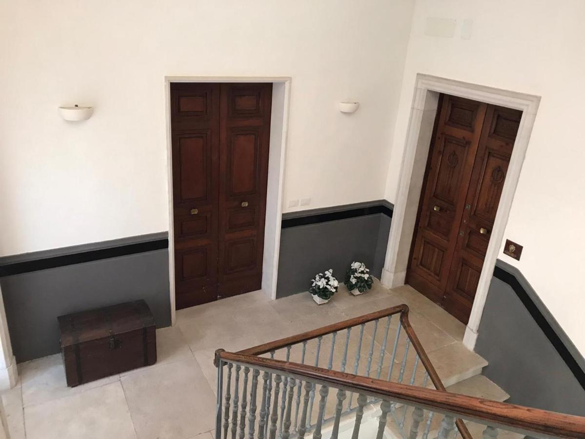 Palazzo Romanelli B&B Trani Eksteriør billede