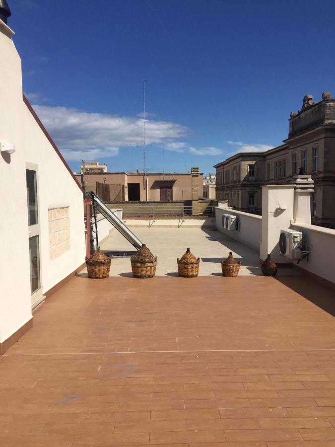 Palazzo Romanelli B&B Trani Eksteriør billede