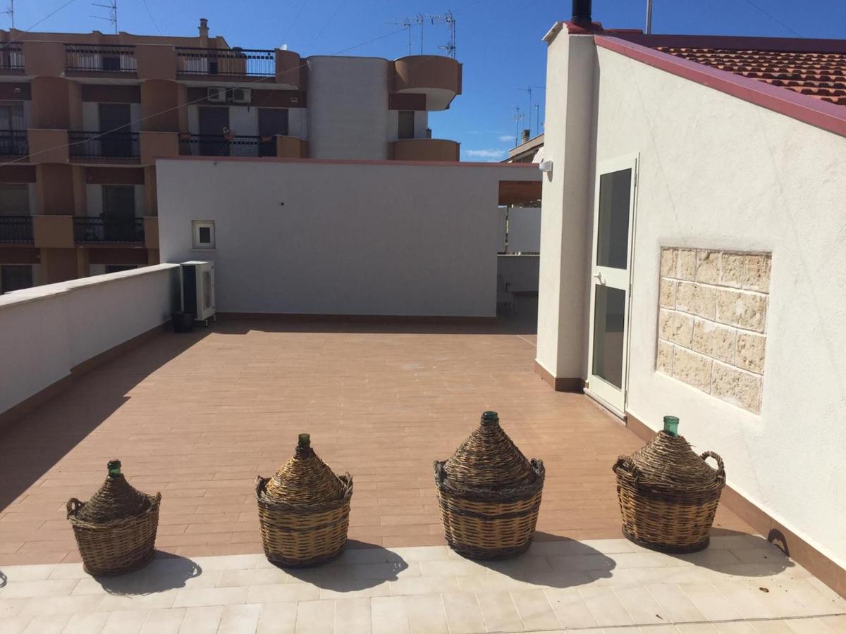 Palazzo Romanelli B&B Trani Eksteriør billede