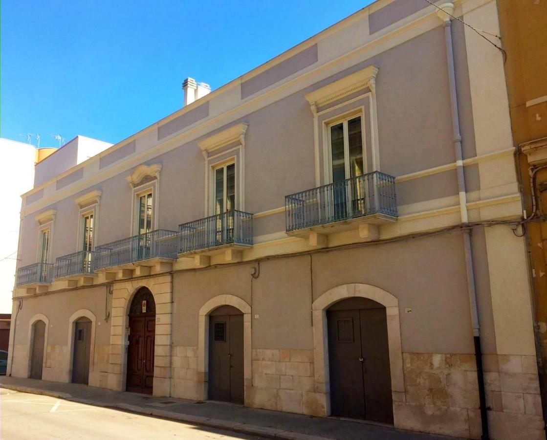 Palazzo Romanelli B&B Trani Eksteriør billede