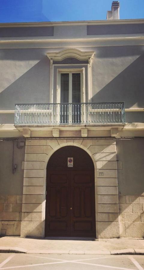 Palazzo Romanelli B&B Trani Eksteriør billede