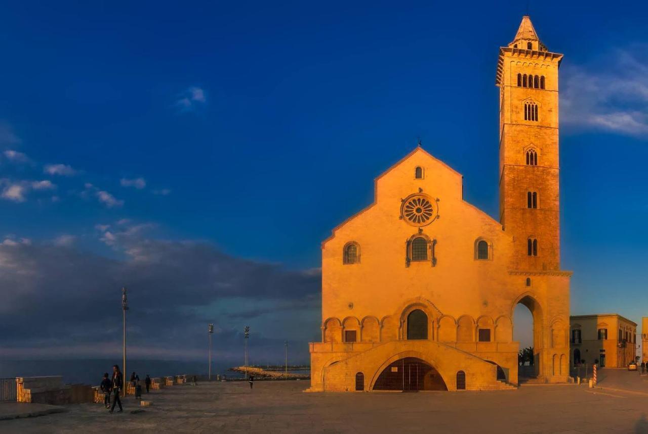 Palazzo Romanelli B&B Trani Eksteriør billede