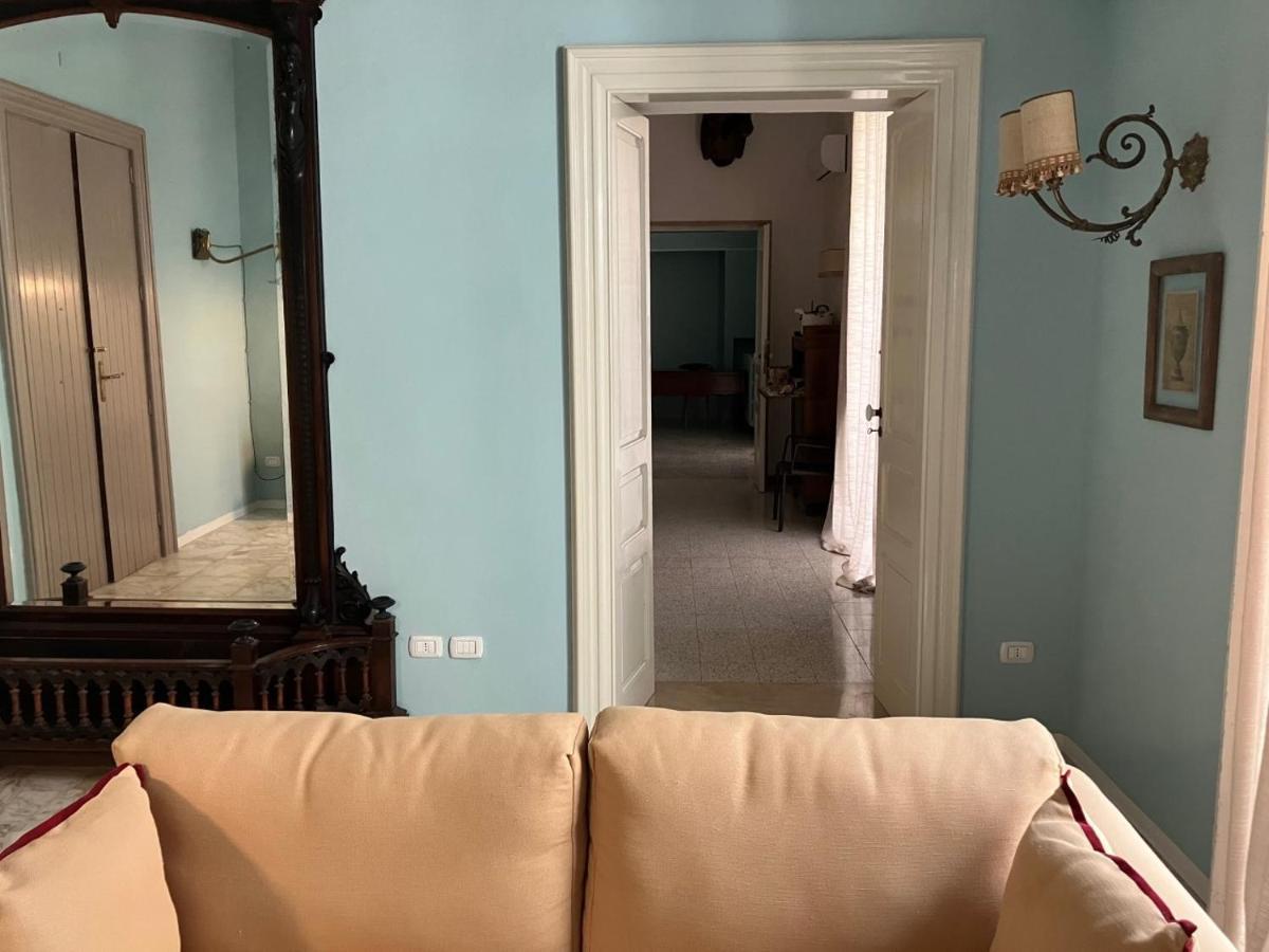 Palazzo Romanelli B&B Trani Eksteriør billede